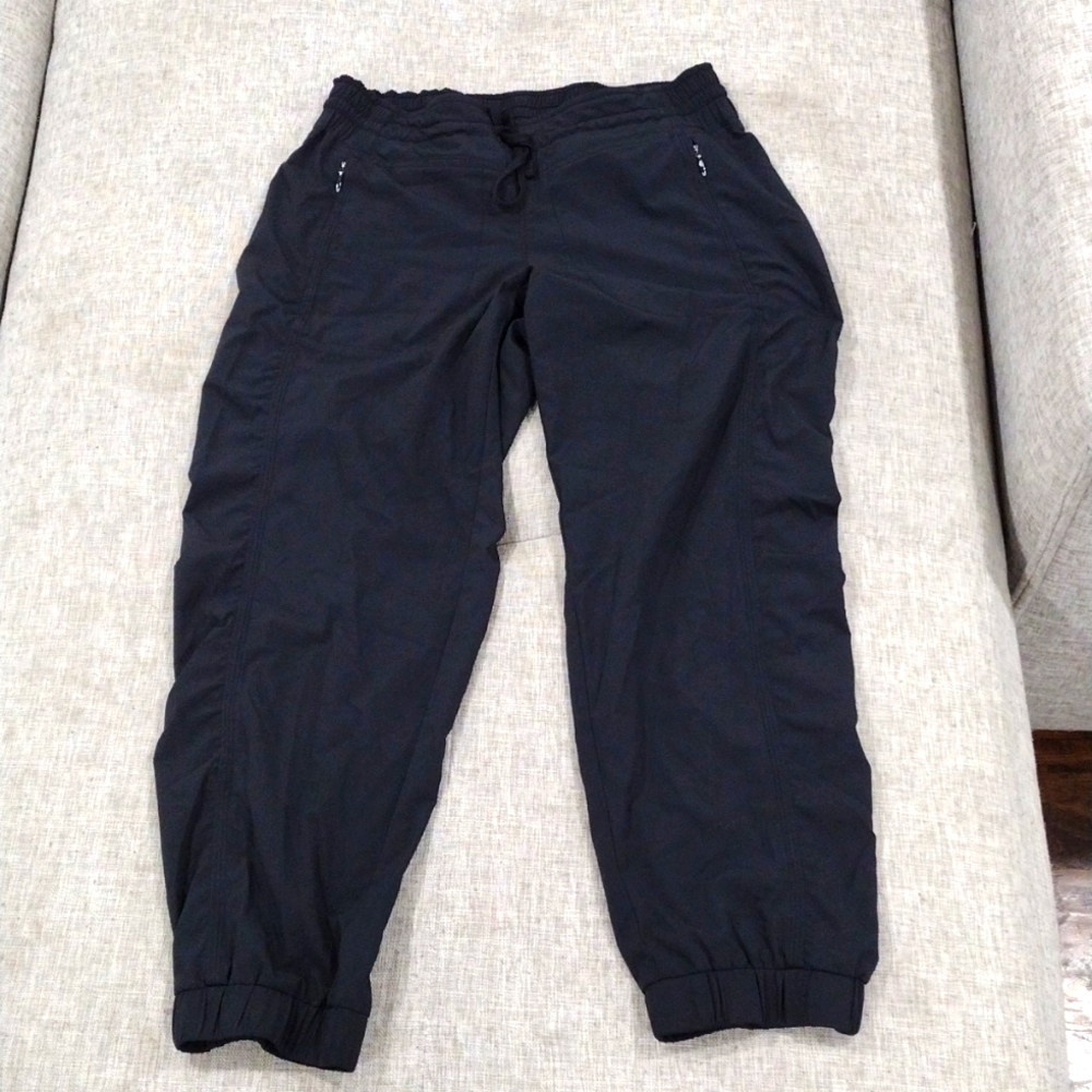 Athleta Capris Size 2 Black